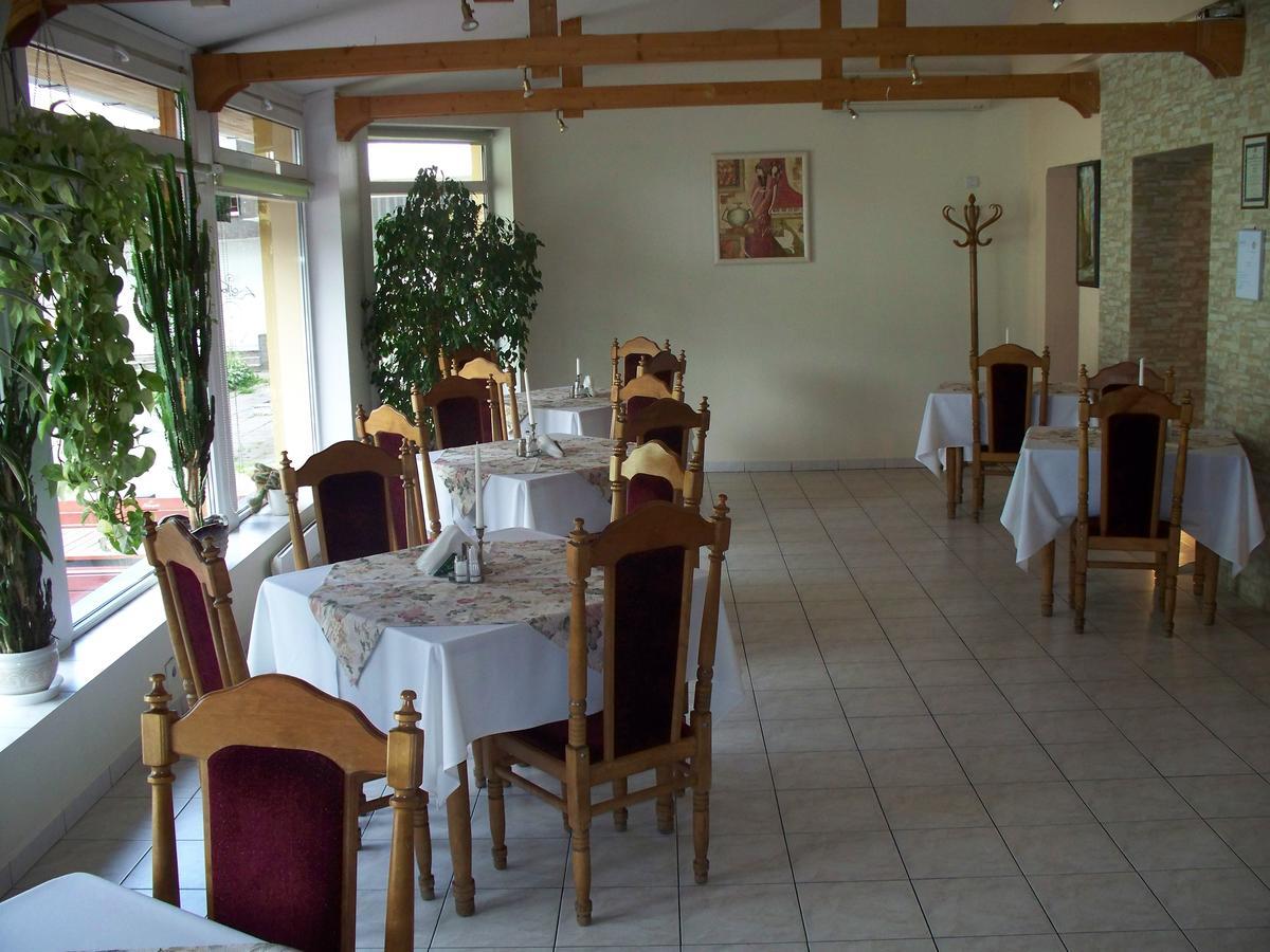 Pagunda Hotel Rokiskis Exterior photo